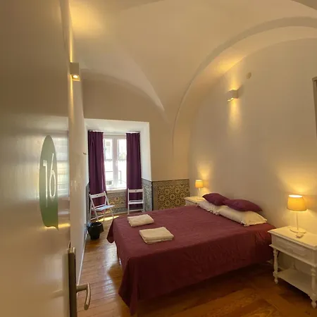 Lost Inn Lisbon Hostel-3